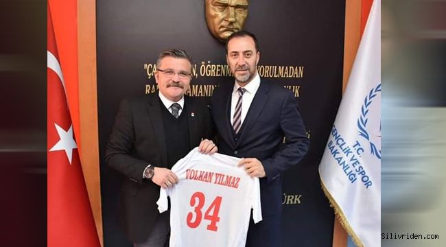 Can Dağaşan’dan Yılmaz’a milli takım forması!