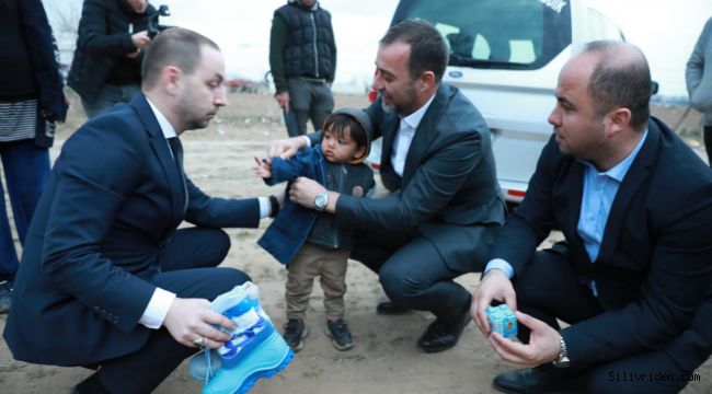 Yılmaz, mültecilerin olduğu sınır bölgesinde!