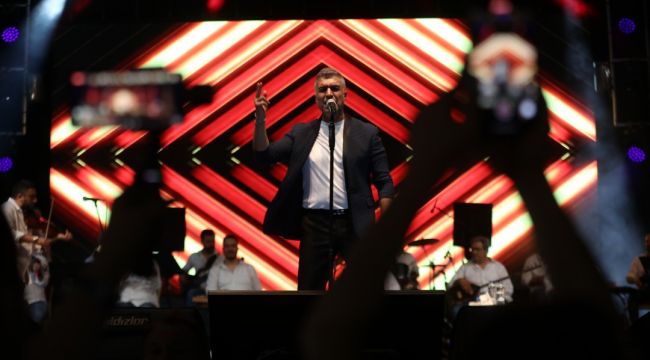 61. Yoğurt Festivali'ne özcan deniz ile muhteşem final 