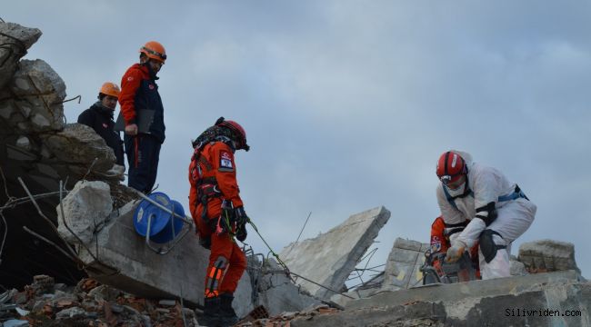 Silivri Arama Kurtarma Ekibi orta seviye akreditasyonunu tamamladı