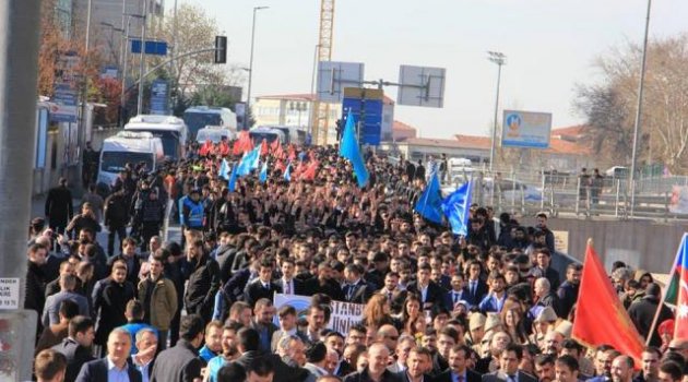 Ülkü Ocakları Çanakkale'ye yürüdü